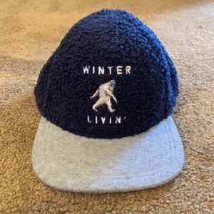 Winter livin hat